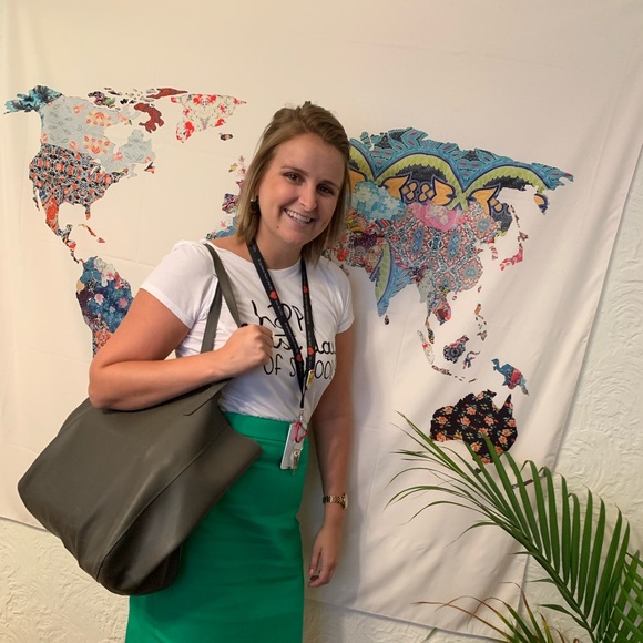 Meet your Posher, Kelly - Picture 2 of 4